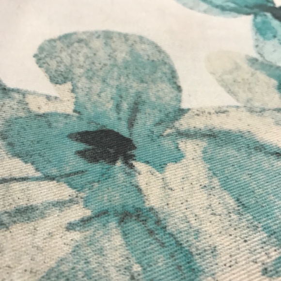 Shower Curtain CARO HOME Shower Curtain Beautiful Flowers  Like New FINAL SALE - Picture 2 of 6